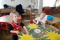 Jaro dělá pokusy