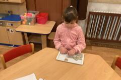 Jedna vločka, druhá, třetí, jak vypadá zima, děti?