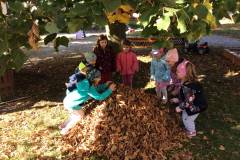 Podzimní zábava na školní zahradě
