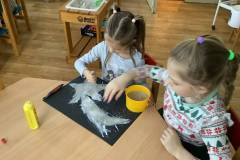 Přicházejí v trojici tři vážení mudrci