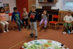 Šel zahradník do zahrady