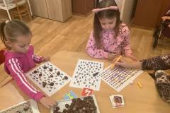 Spadl kaštan do travičky, uhodil se do hlavičky