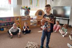 Ten dělá to a ten zas tohle